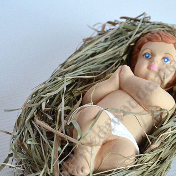 DZIECIĄTKO NA SIANKU - D8LUZ