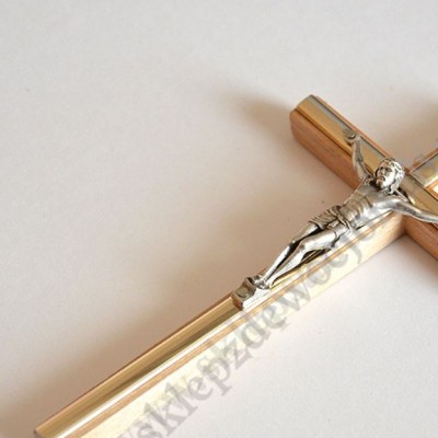 KRZYŻ DREWNIANY Z WSTAWKĄ METALOWĄ - wys.16 cm - 5872A